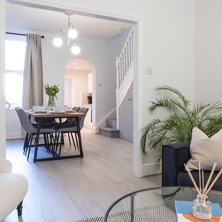 Southview Stays - Three Bedroom House Chester Extérieur photo