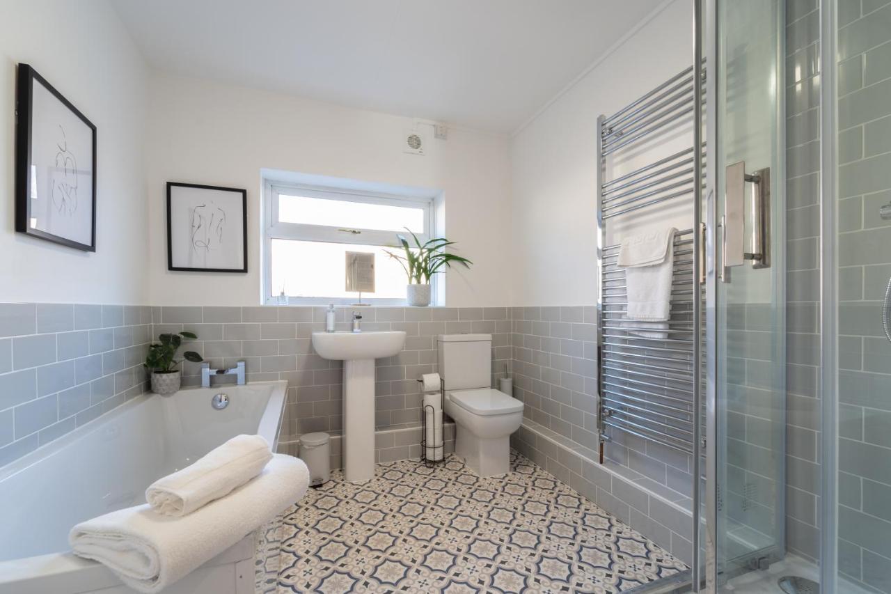 Southview Stays - Three Bedroom House Chester Extérieur photo