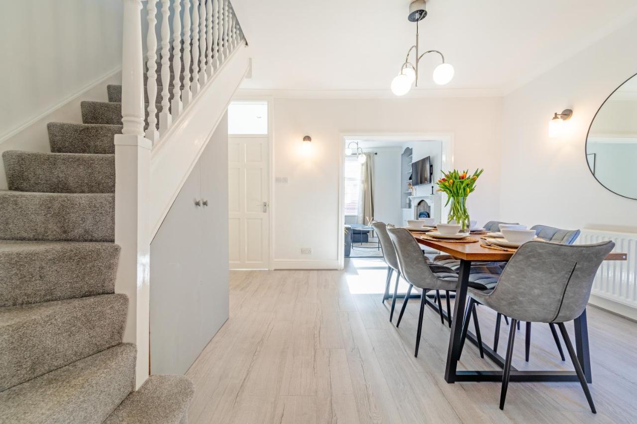 Southview Stays - Three Bedroom House Chester Extérieur photo