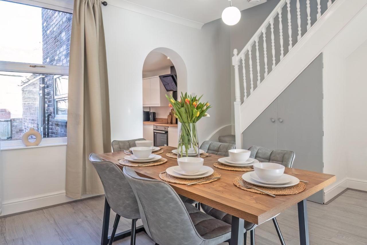 Southview Stays - Three Bedroom House Chester Extérieur photo