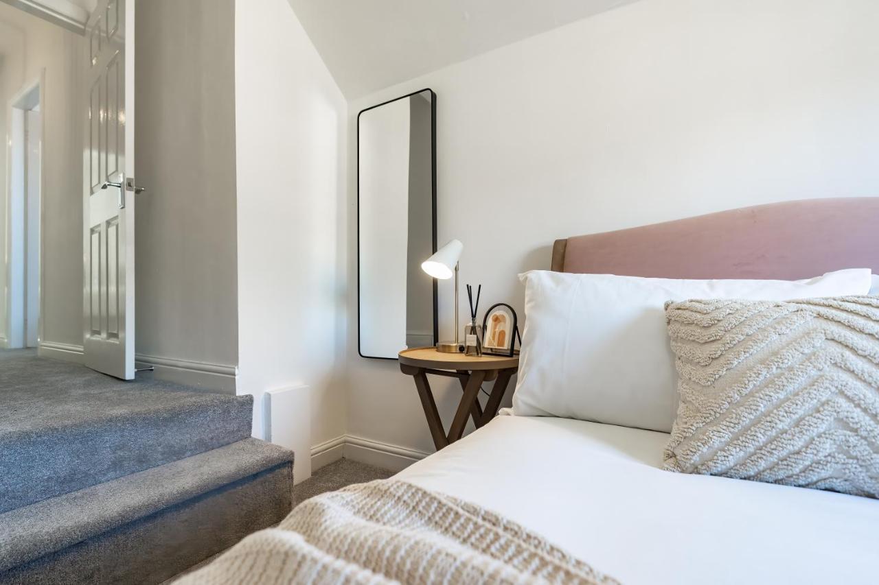 Southview Stays - Three Bedroom House Chester Extérieur photo