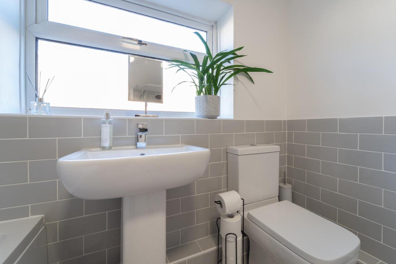 Southview Stays - Three Bedroom House Chester Extérieur photo